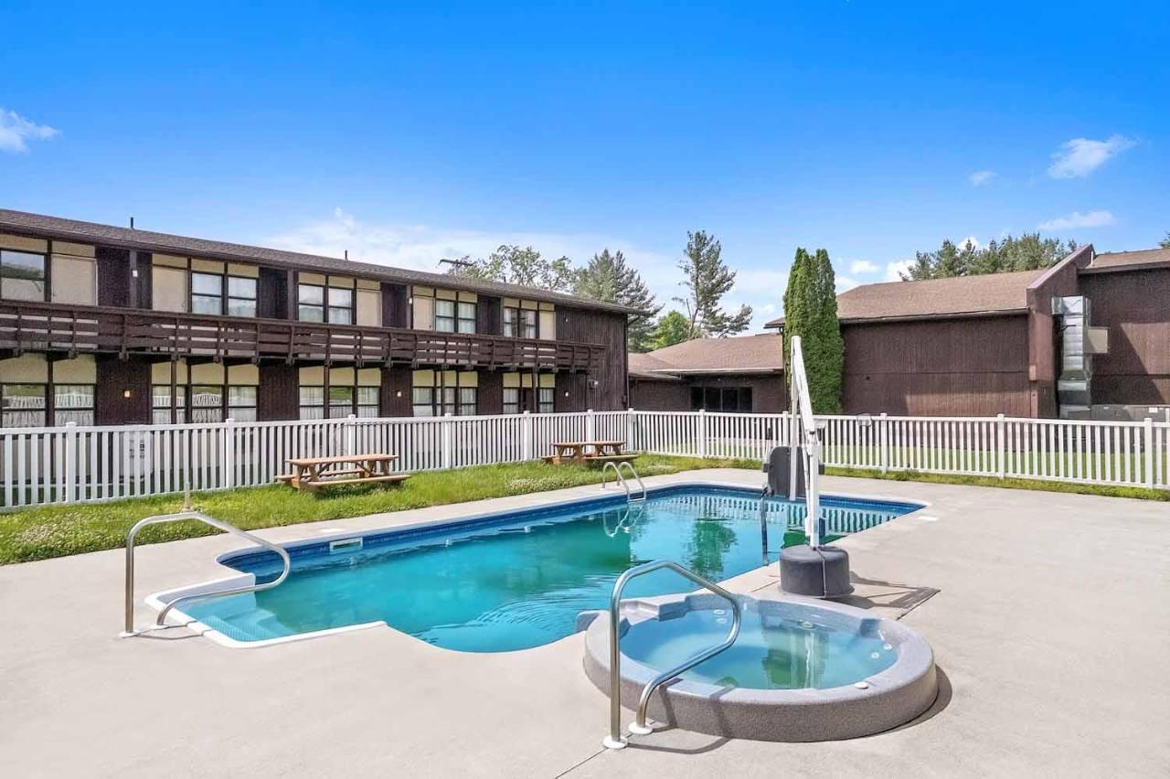 Shadowbrook Resort Tunkhannock 外观 照片